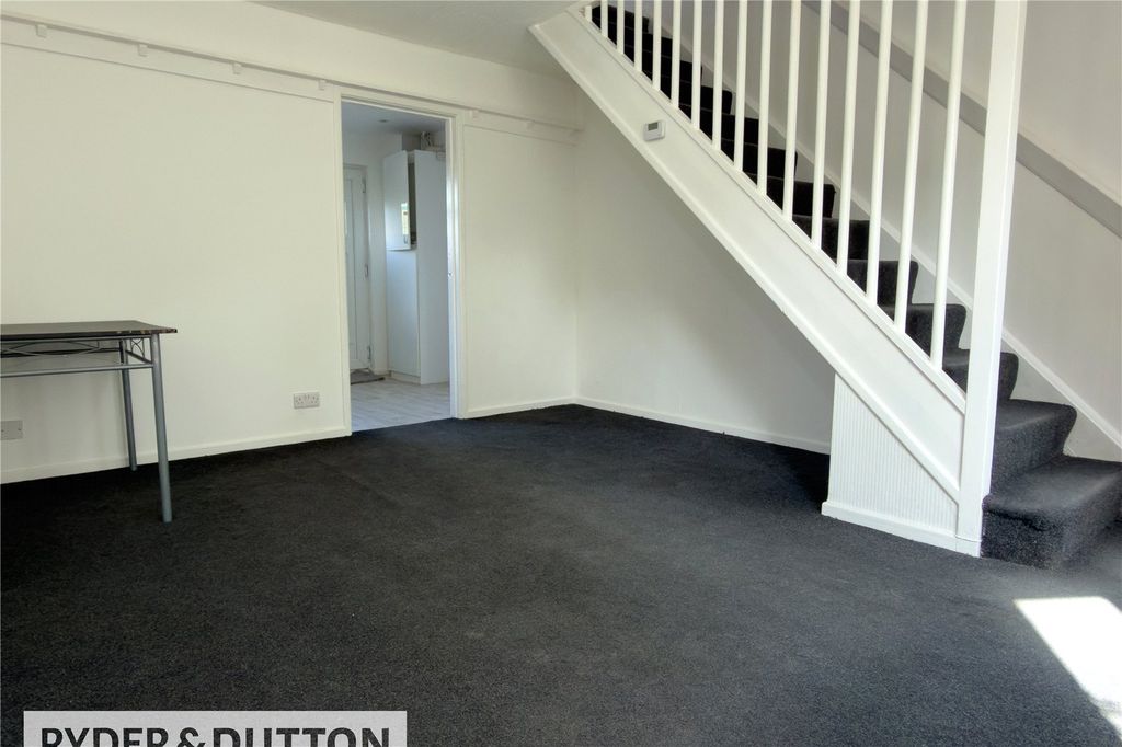 Property photo 2 of 12 Living Room