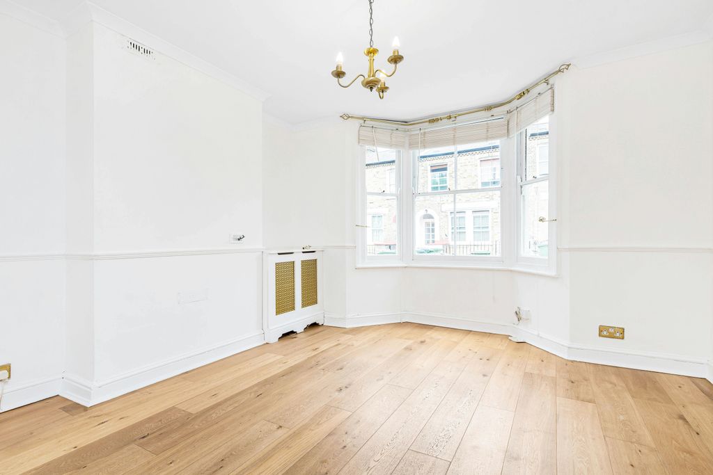 Property photo 1 of 13 Daniel_Watney21_Frobisher_Street18.Jpg
