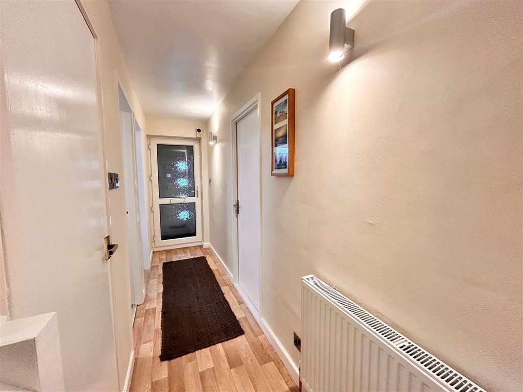 Property photo 3 of 23 Hall 2.Jpg