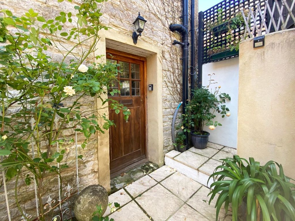 Property photo 2 of 23 Orchid House