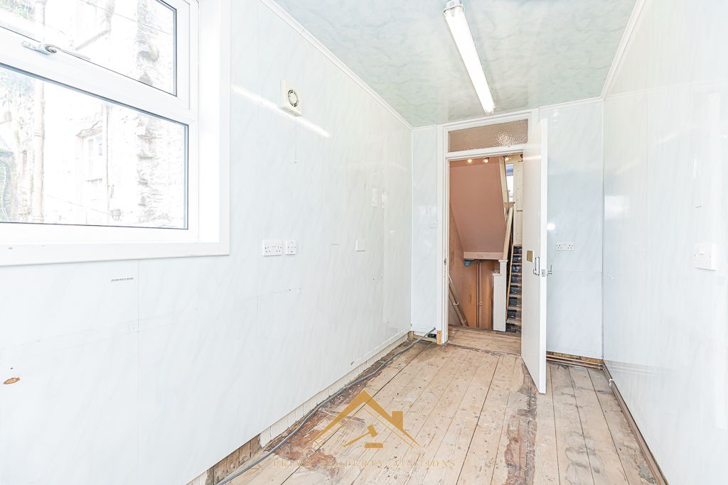 Property photo 3 of 21