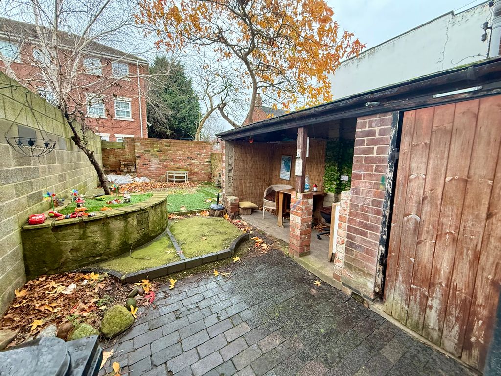 Property photo 3 of 6