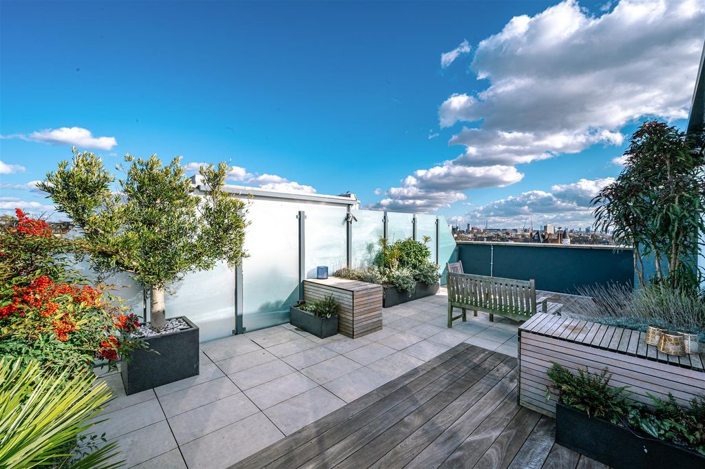 Property photo 2 of 21 30_Tally_Ho_06.Jpg