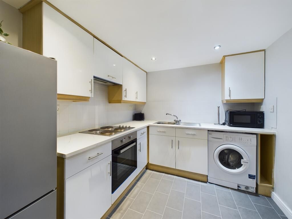 Property photo 2 of 8