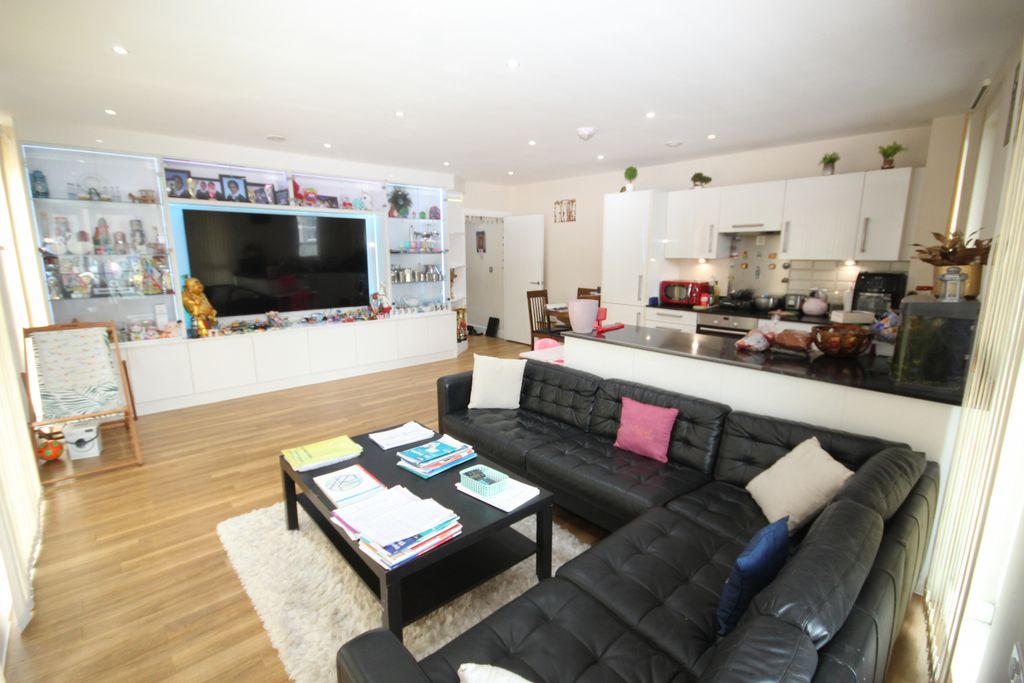 Property photo 3 of 10 Gallery