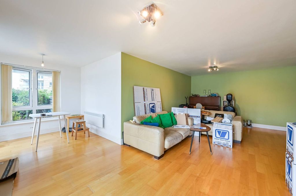 Property photo 1 of 11
