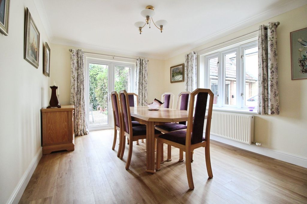 Property photo 3 of 29