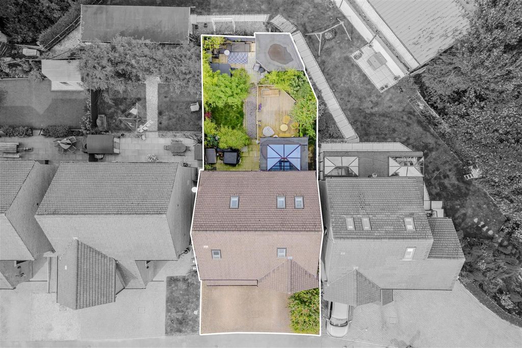 Property photo 3 of 37 Denise White Agents Comments