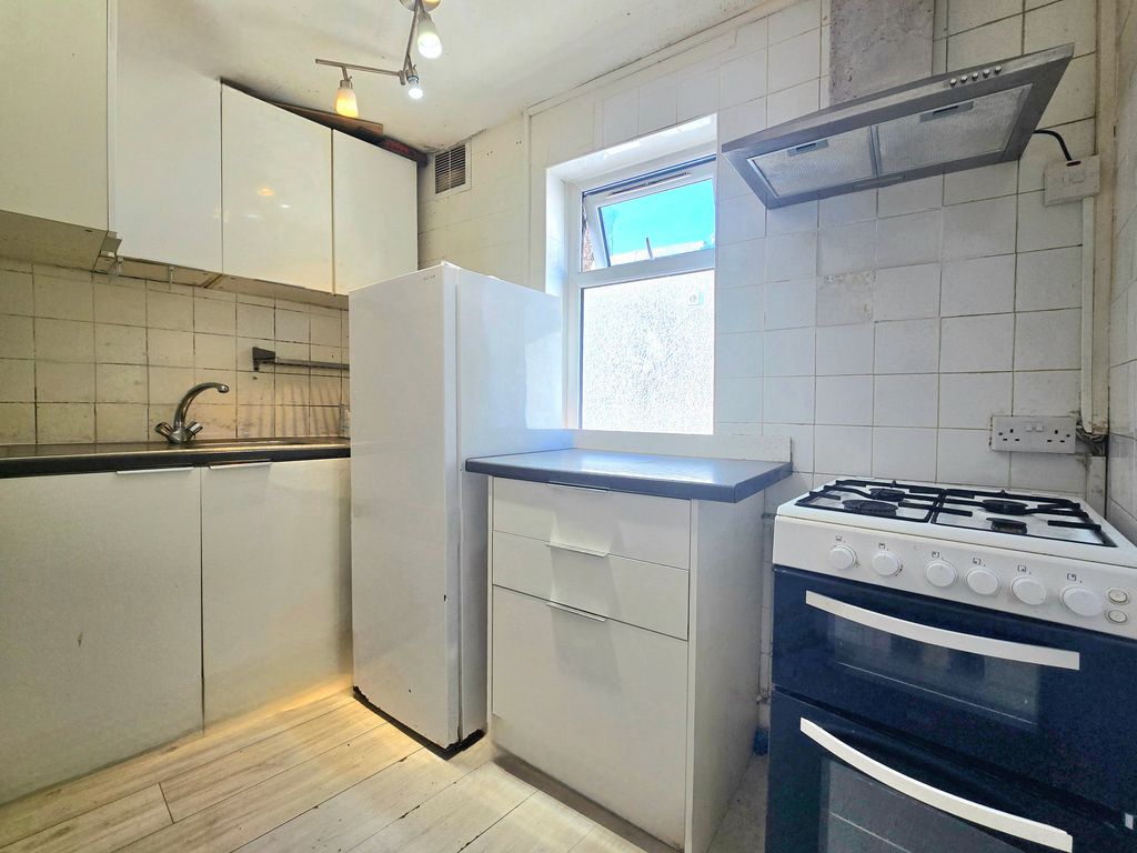 Property photo 2 of 8 2