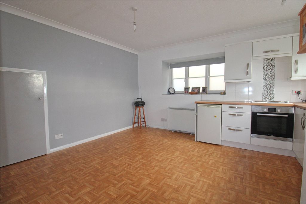 Property photo 3 of 11 Picture No. 10