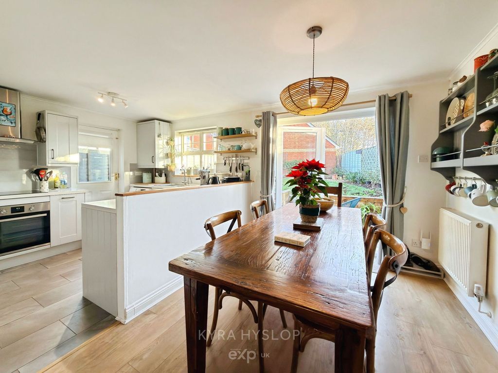 Property photo 2 of 26