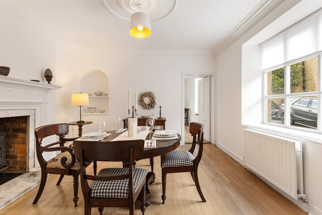 Property photo 3 of 40