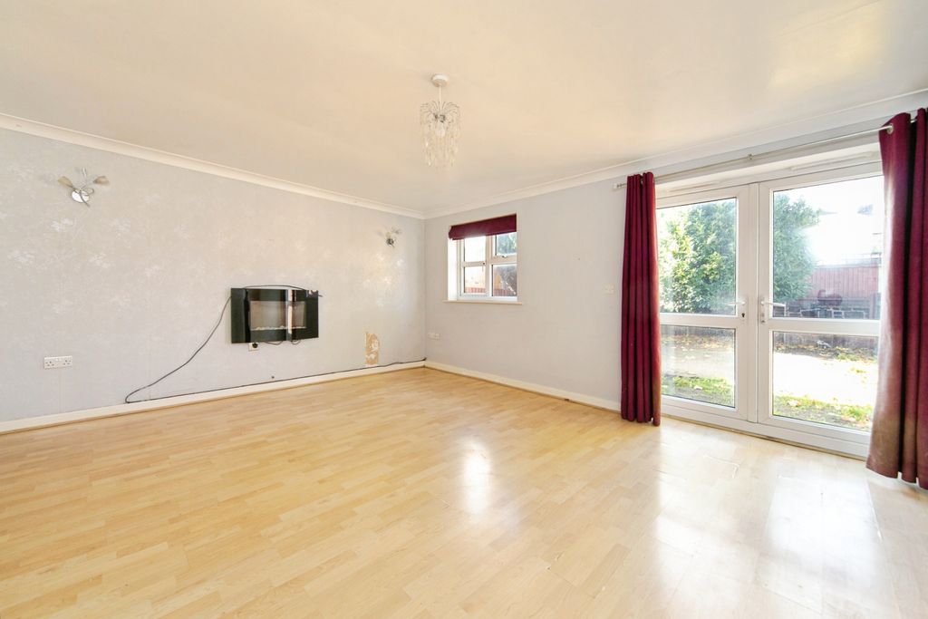 Property photo 3 of 15