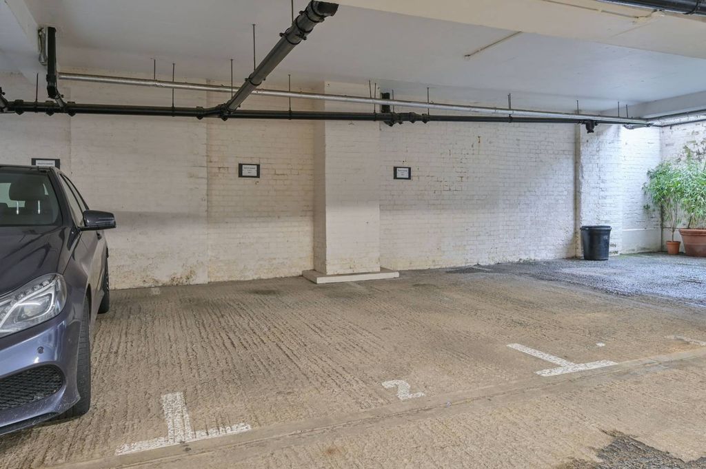 Property photo 1 of 3