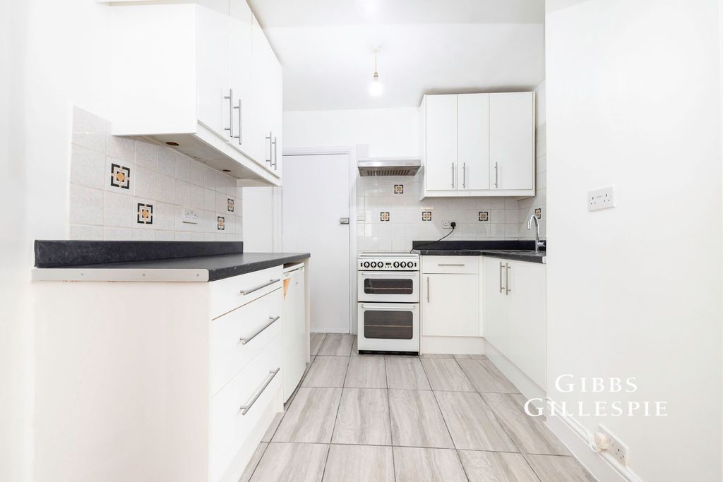 Property photo 2 of 9 Photo