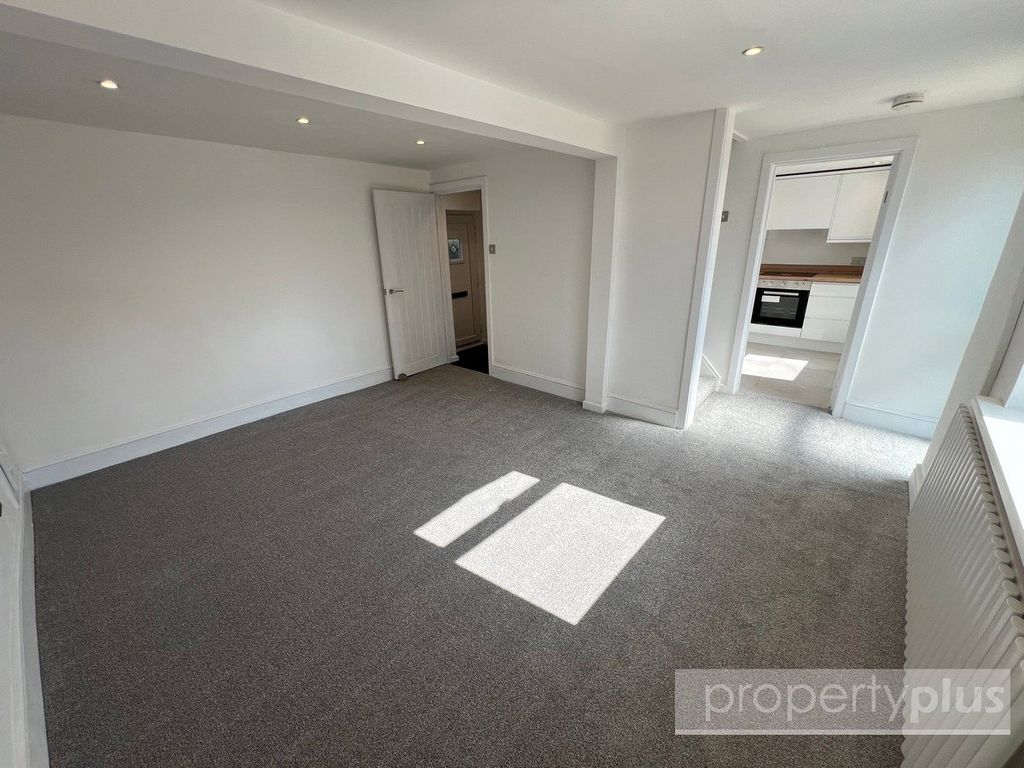Property photo 2 of 16 Picture No. 08