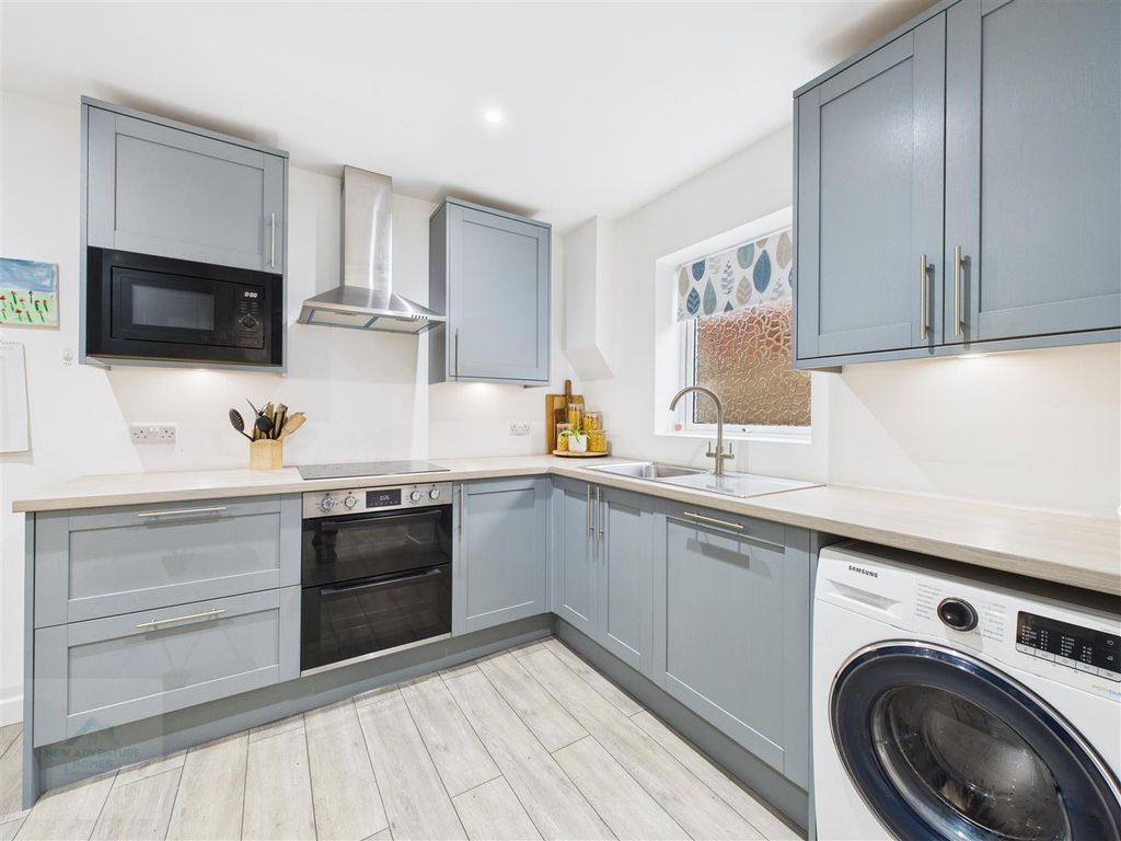 Property photo 3 of 28 Cam04675G0-Pr0035-Still011.Jpg