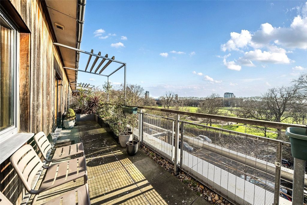 Property photo 2 of 19 Picture No. 33