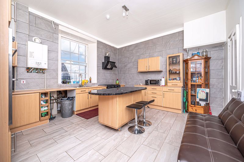 Property photo 2 of 26 Breakfasting Kitchen