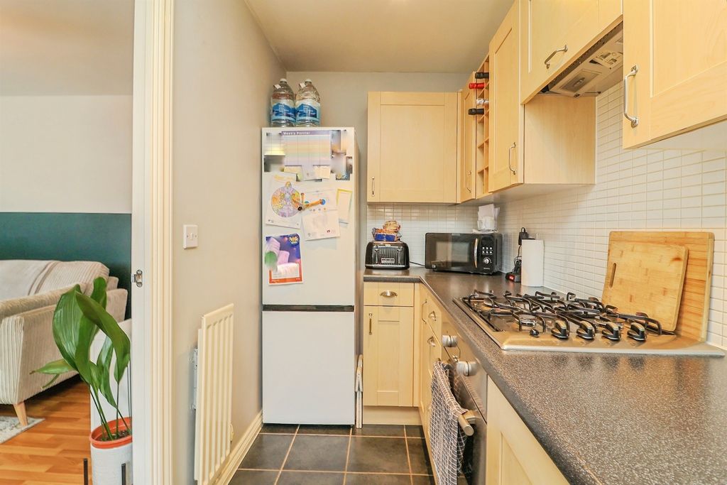 Additional image 9 of 2 bed flat for saleReeve Close, Leighton Buzzard LU7