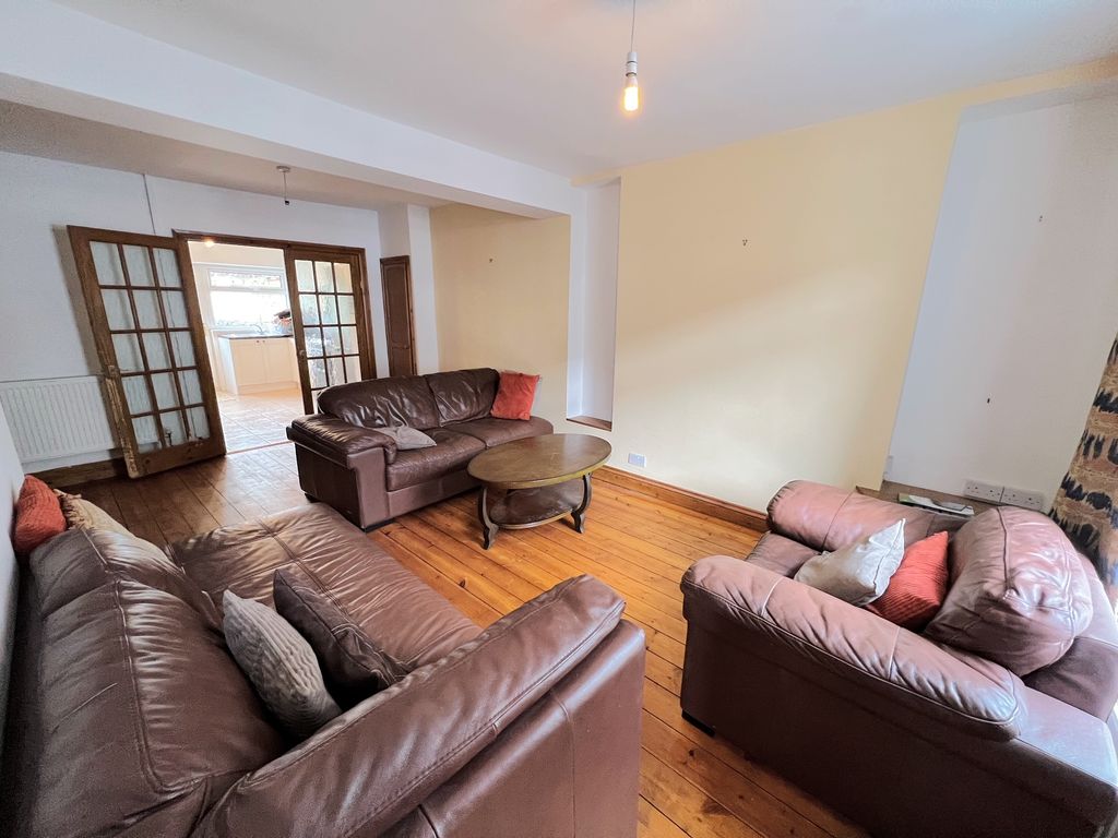 Property photo 3 of 11 Image