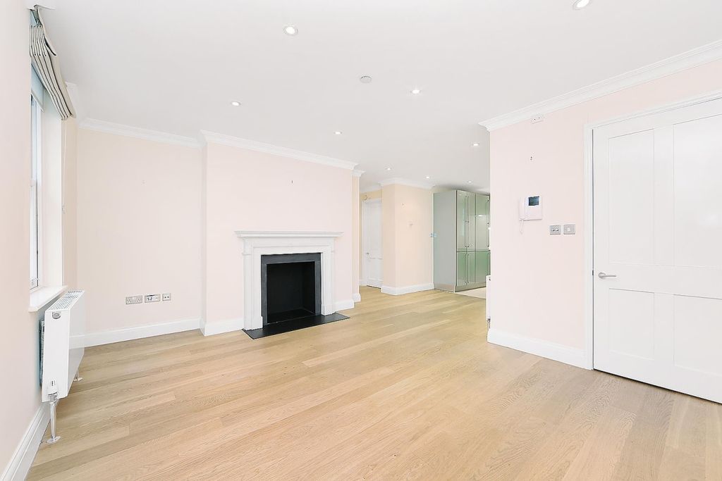 Property photo 1 of 7 Reception (Main)