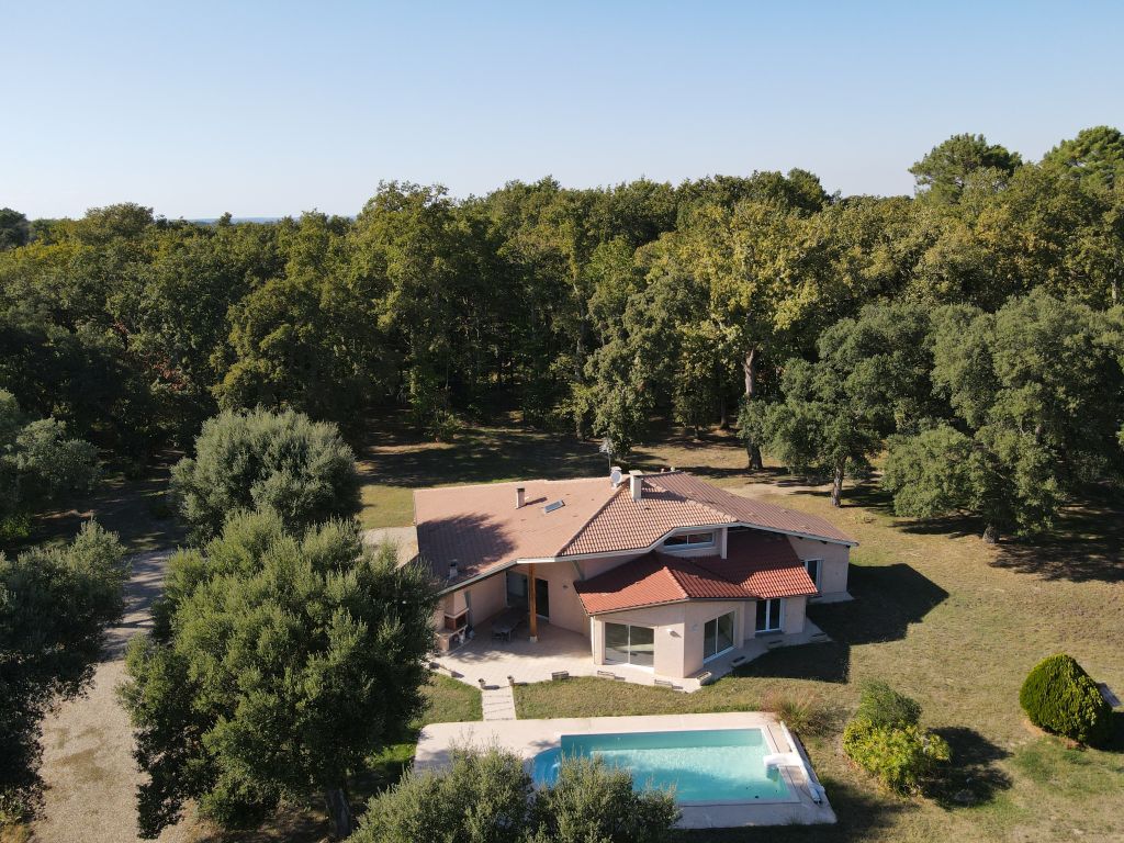 Property photo 1 of 17 Main Exterior View