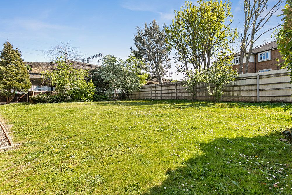 Property photo 3 of 24