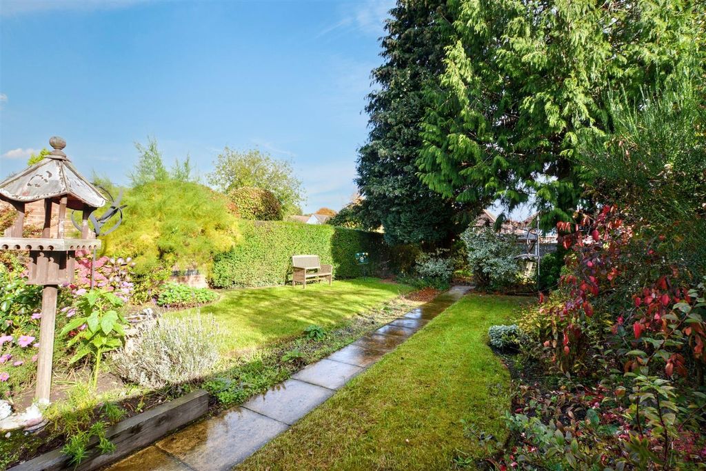 Property photo 3 of 21 Garden_2.Jpeg