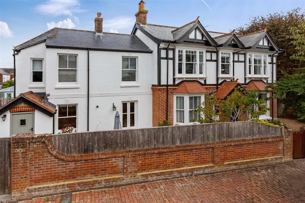Property photo 1 of 21 Northfield Rd_38.Jpg