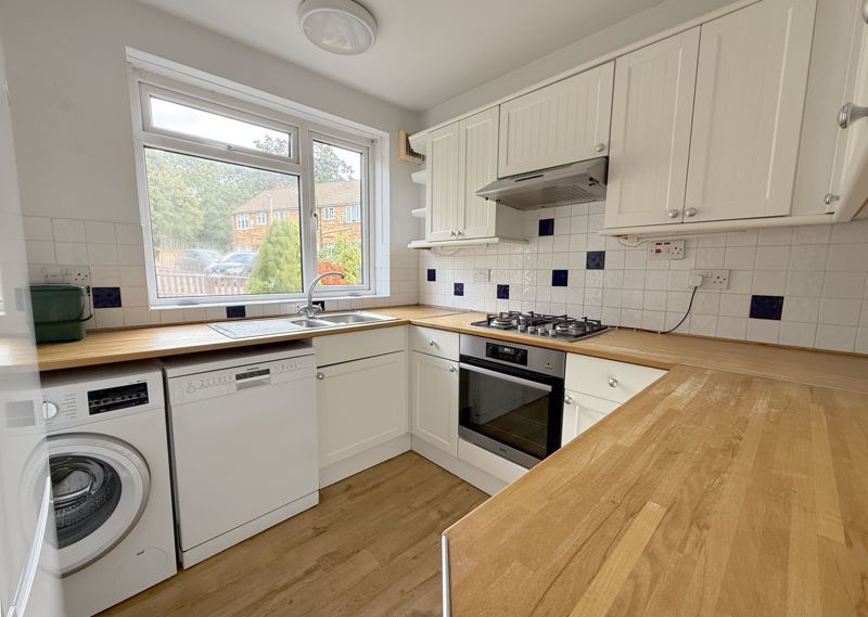 Property photo 2 of 8 Kitchen