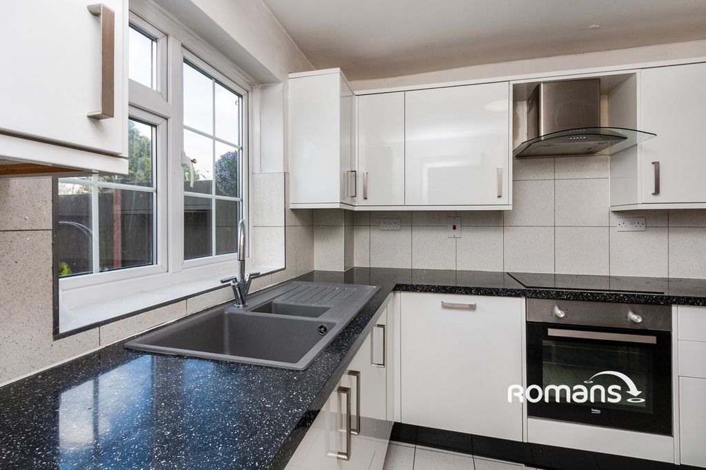 Property photo 3 of 10 Photo