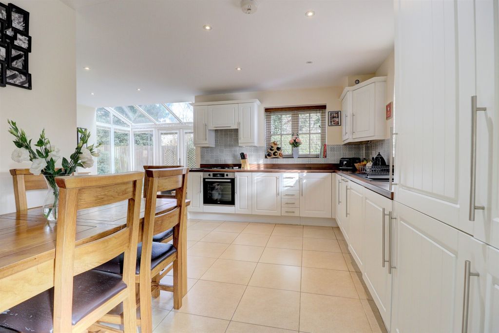 Property photo 2 of 12 Picture No. 07