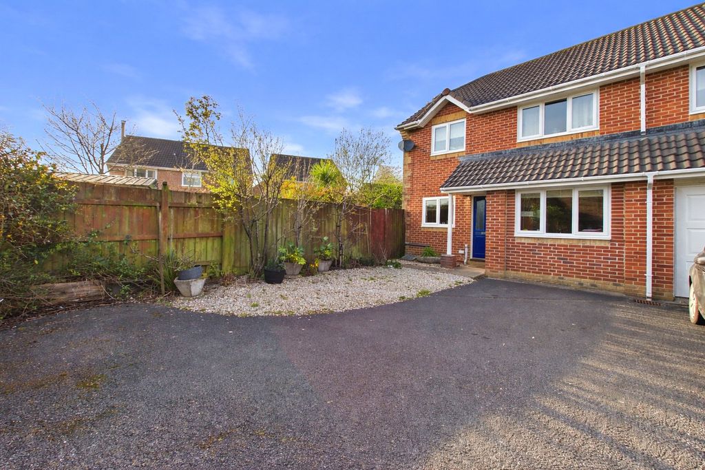 Property photo 1 of 16 Picture No. 12