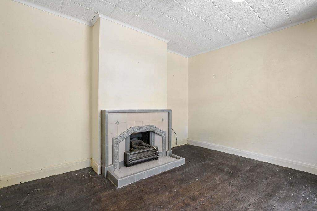 Property photo 3 of 20