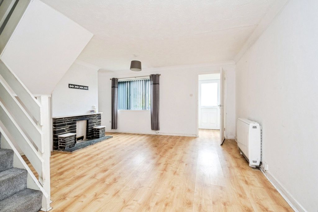 Property photo 3 of 16 Pbox-Img.Jpg