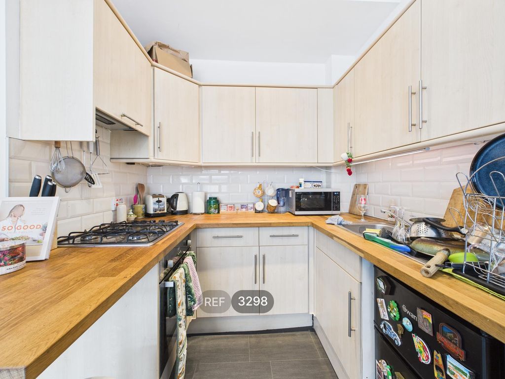 Property photo 3 of 13 Kitchen / Living Area