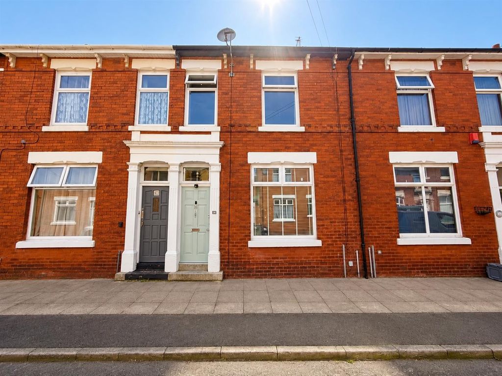 Property photo 3 of 20 1