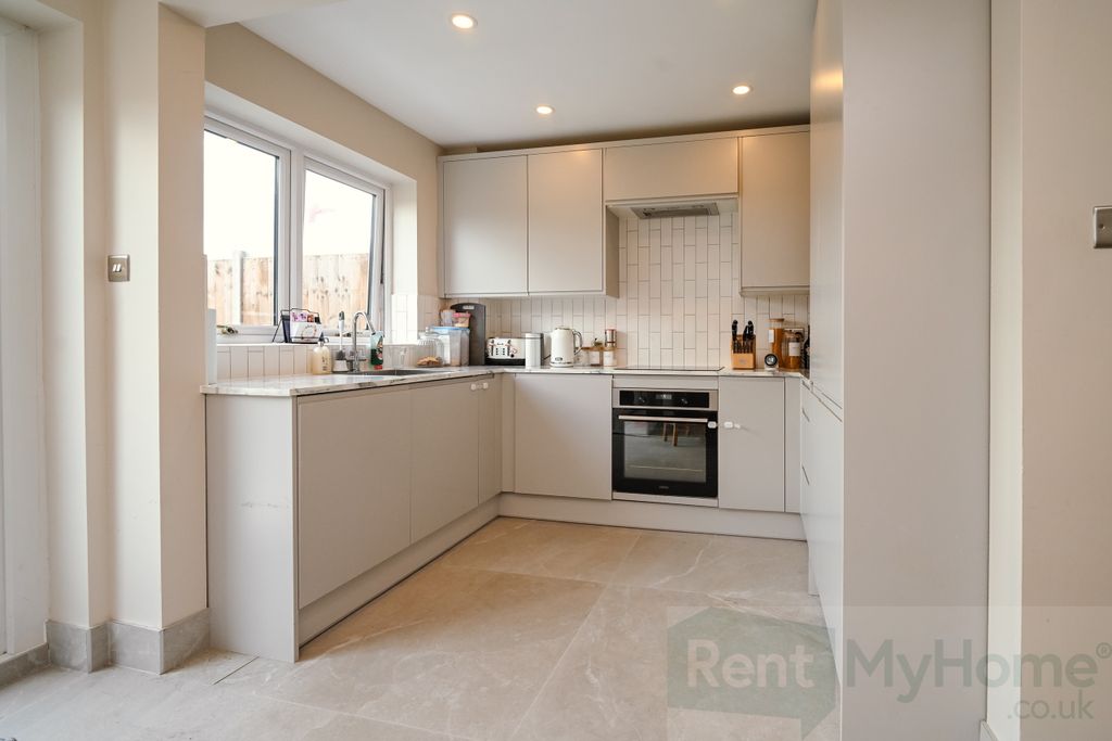 Property photo 3 of 22 Pro0767