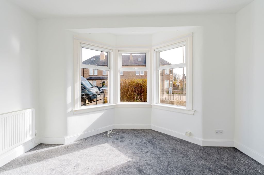 Property photo 2 of 25