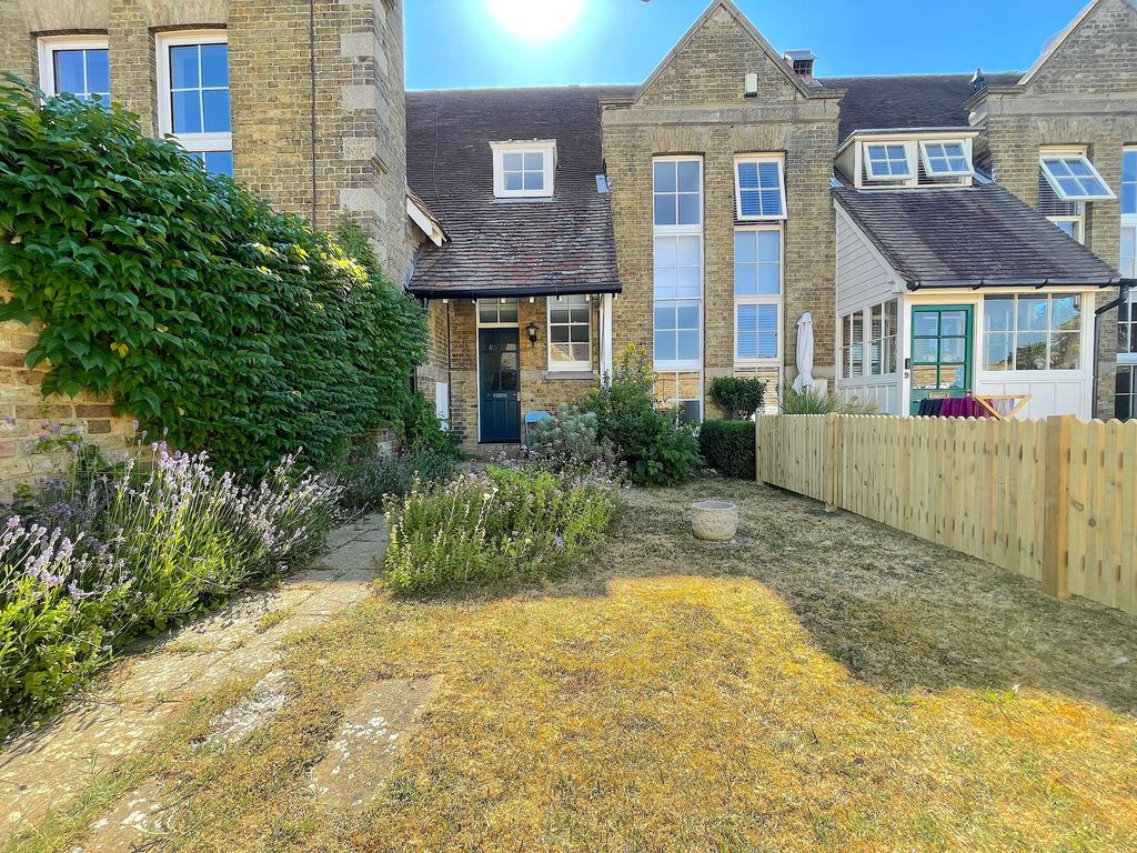 Property photo 1 of 30 Front (1)