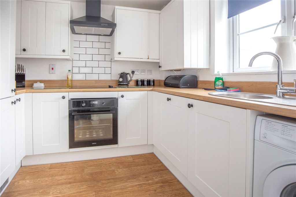 Property photo 2 of 12 Picture No. 04