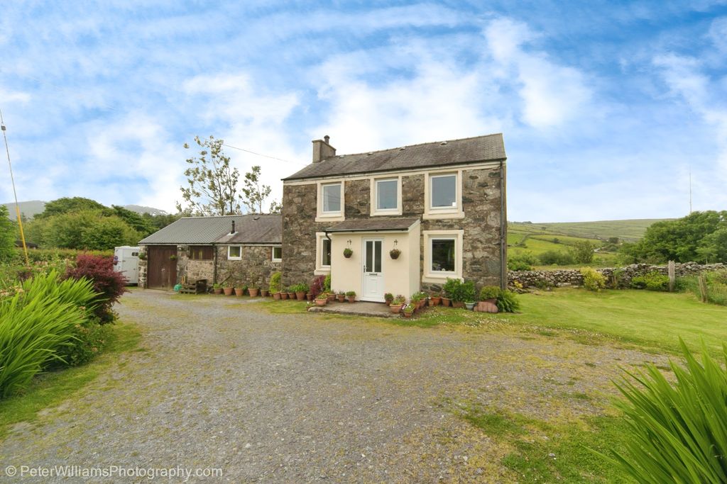 Property photo 1 of 18 Photography