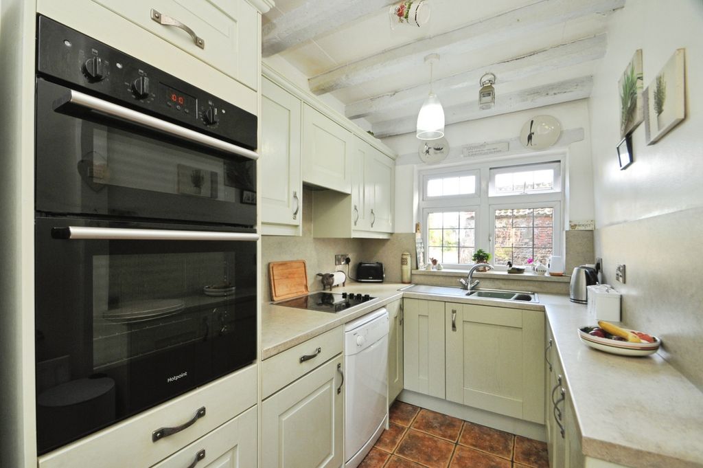 Property photo 2 of 20 Photo