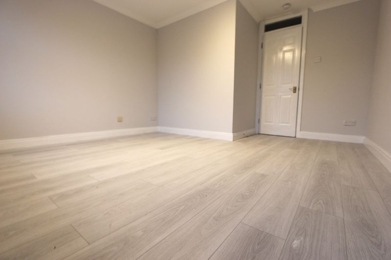 Property photo 3 of 10 Photo 5