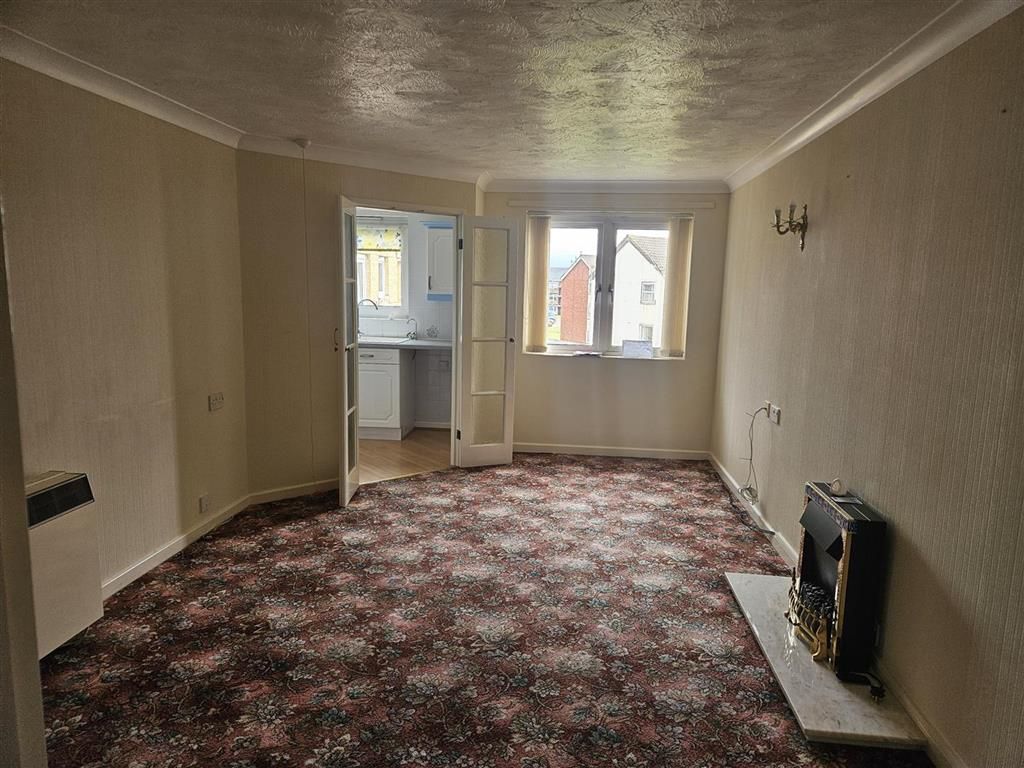 Property photo 2 of 11