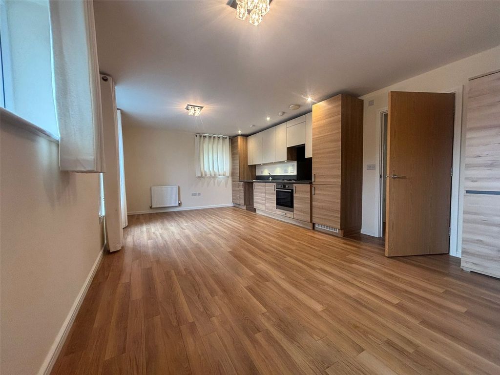 Property photo 3 of 11 Picture No. 14