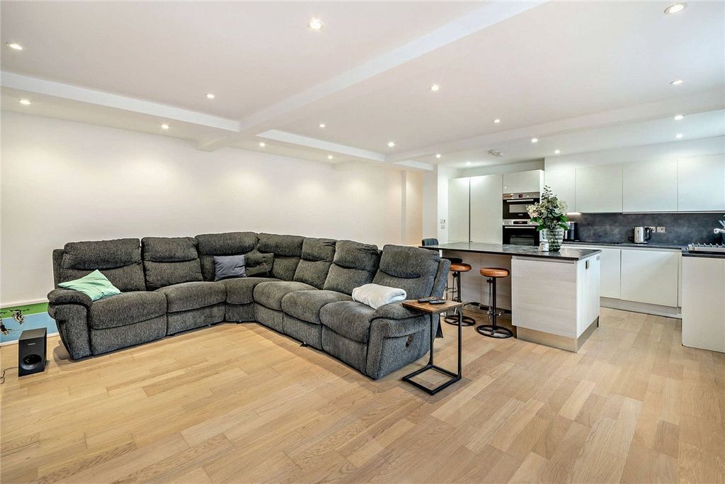 Property photo 3 of 15 Picture No. 13