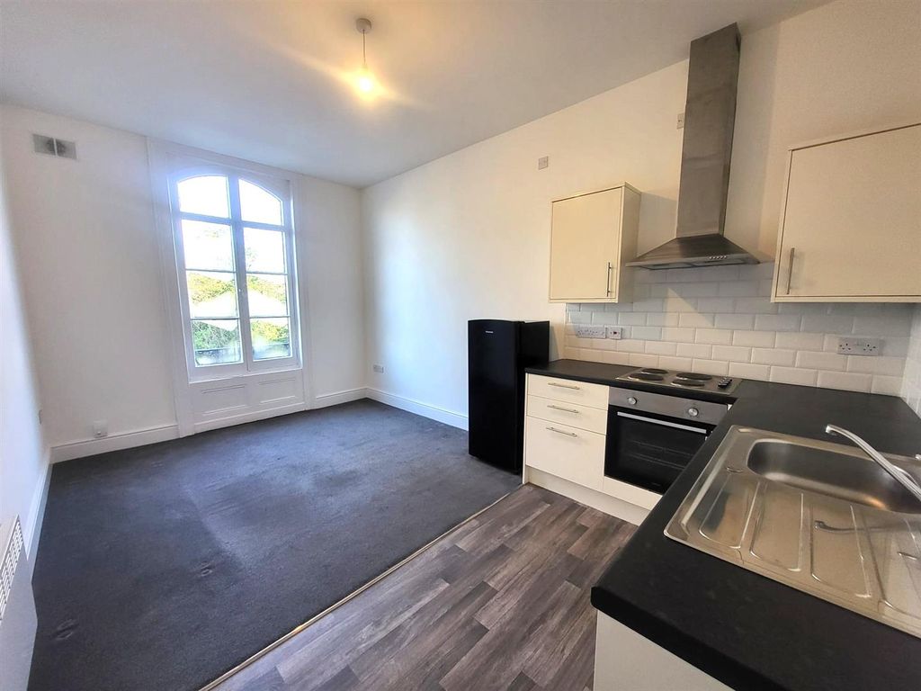 Property photo 2 of 8 Open Plan Sitting Room/ Kitchen Pic 1