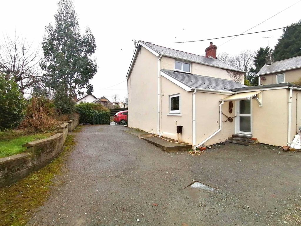 Property photo 2 of 11